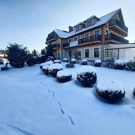Hotel Sloneczny Brzeg Biskupiec  Ngoại thất bức ảnh