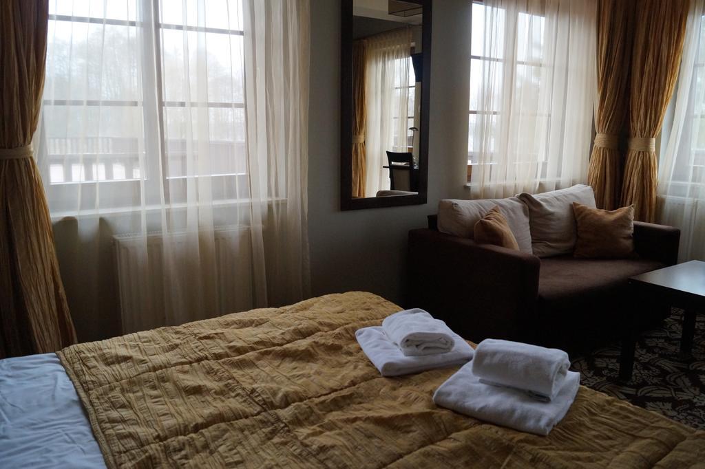 Hotel Sloneczny Brzeg Biskupiec  Phòng bức ảnh